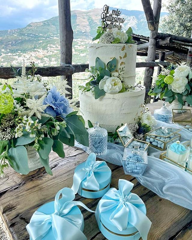 Tavola apparecchiata